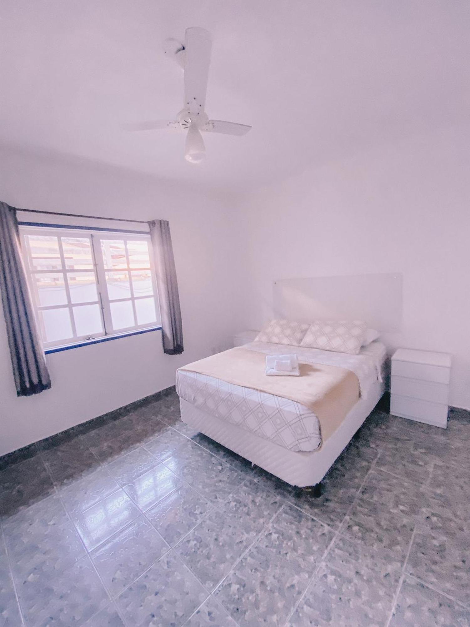 Casa Espaçosa No Centro De - 300m Da Rua Pedras *